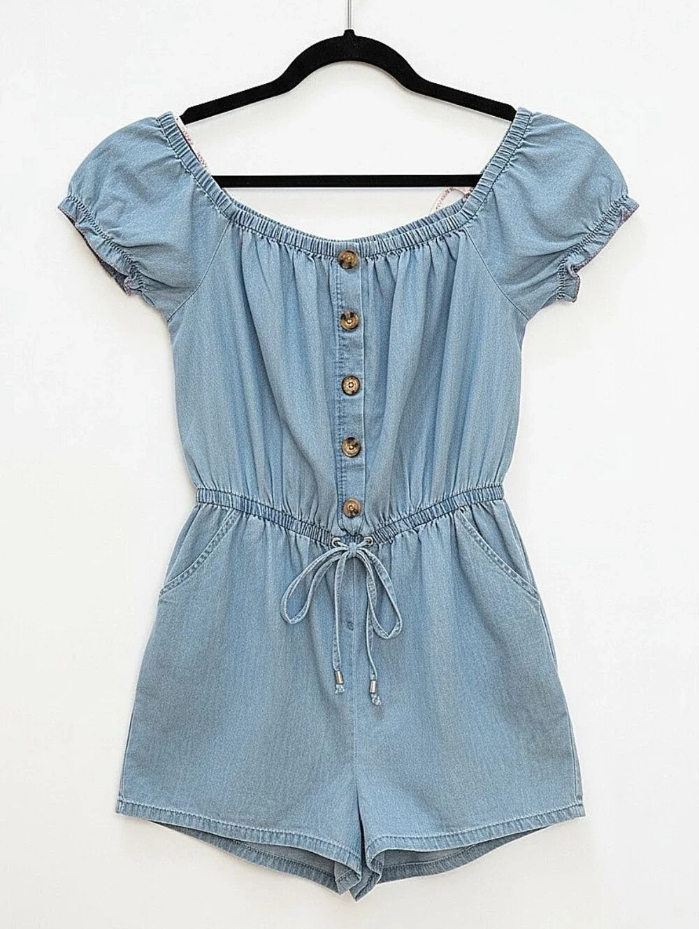 Guess light fabric comfortable